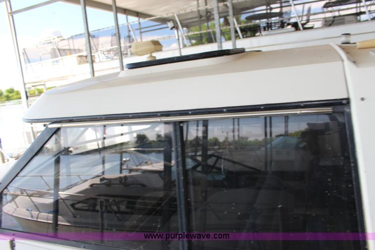 image for item K1015 1983 Carver Riviera Yacht Cabin Cruiser boat