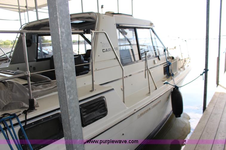 image for item K1015 1983 Carver Riviera Yacht Cabin Cruiser boat