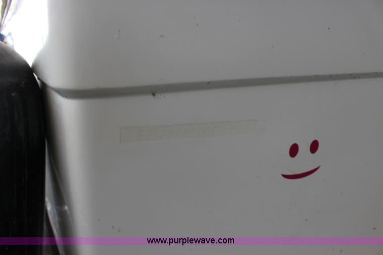 image for item K1015 1983 Carver Riviera Yacht Cabin Cruiser boat