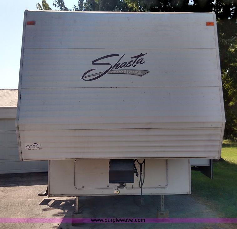 image for item K1017 2000 Shasta Phoenix 269 camper