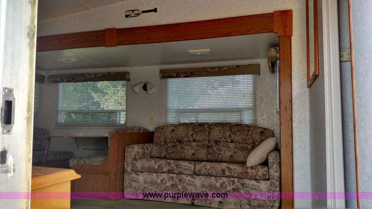image for item K1017 2000 Shasta Phoenix 269 camper