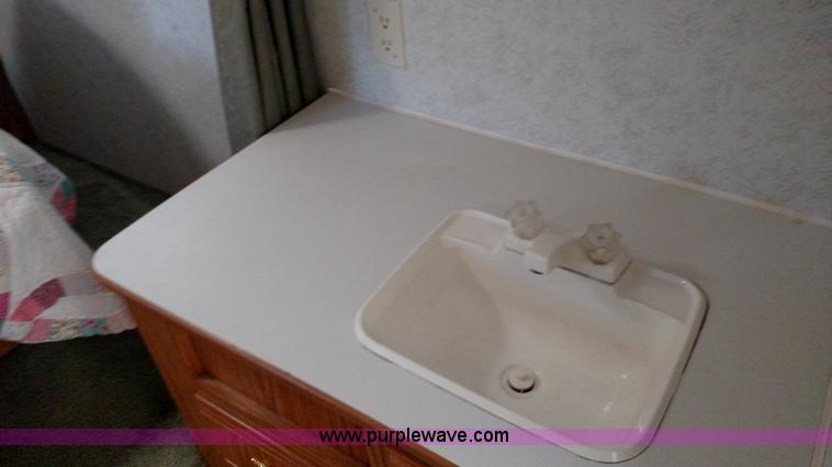 image for item K1017 2000 Shasta Phoenix 269 camper