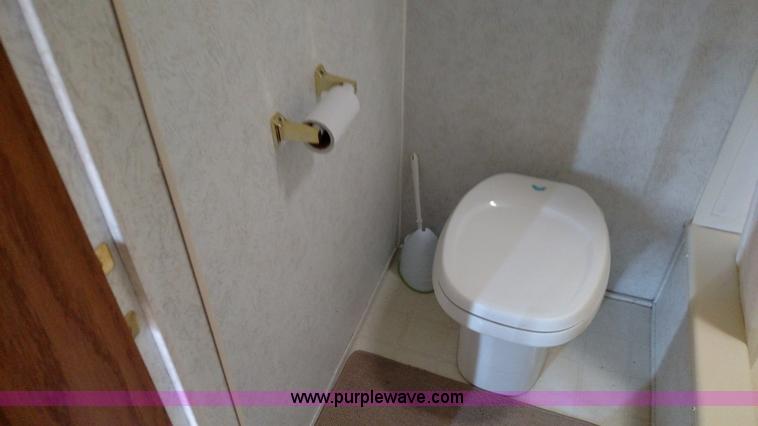 image for item K1017 2000 Shasta Phoenix 269 camper