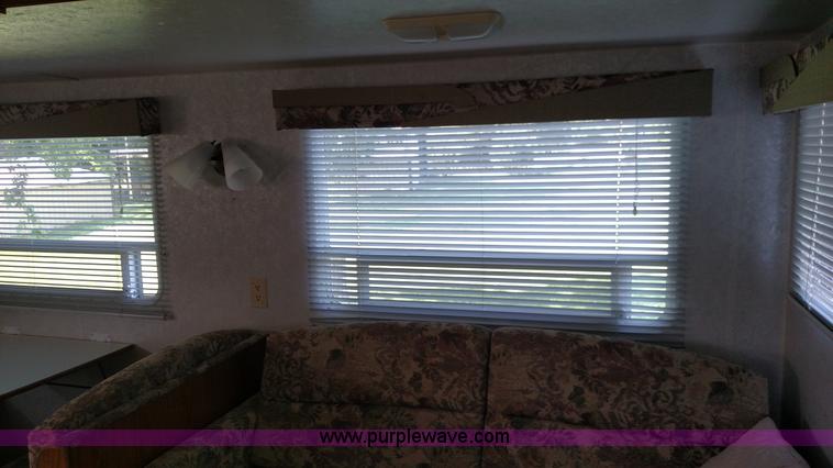 image for item K1017 2000 Shasta Phoenix 269 camper