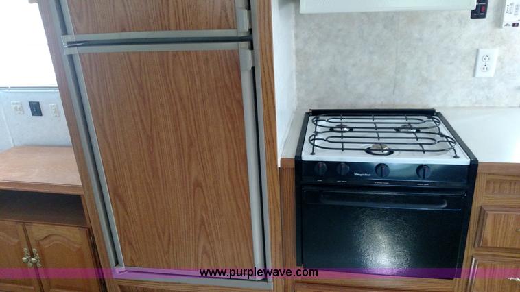 image for item K1017 2000 Shasta Phoenix 269 camper