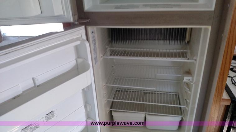 image for item K1017 2000 Shasta Phoenix 269 camper