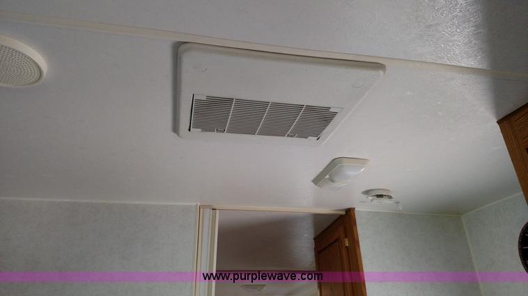 image for item K1017 2000 Shasta Phoenix 269 camper