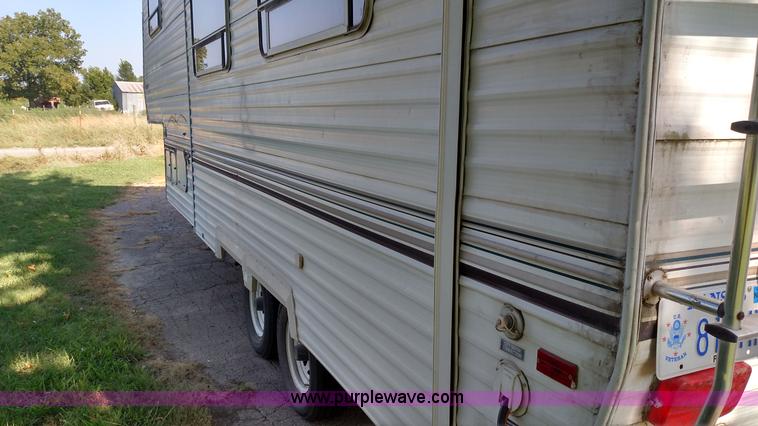 image for item K1017 2000 Shasta Phoenix 269 camper