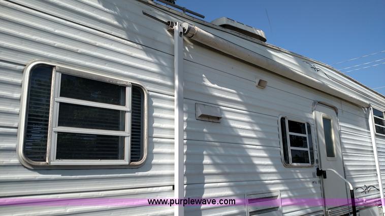 image for item K1017 2000 Shasta Phoenix 269 camper