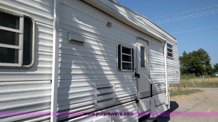 image for item K1017 2000 Shasta Phoenix 269 camper