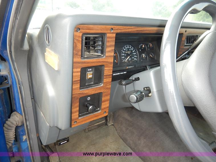 image for item K1524 1992 Dodge Dakota LE Club Cab pickup truck