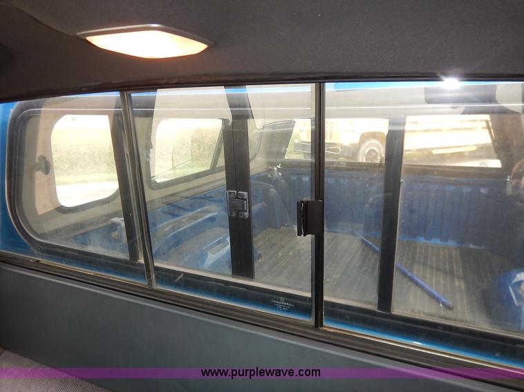 image for item K1524 1992 Dodge Dakota LE Club Cab pickup truck