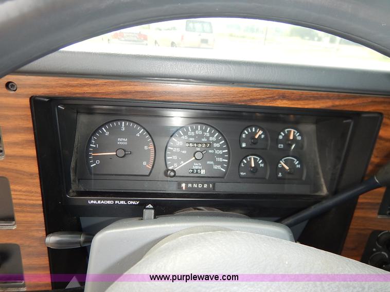 image for item K1524 1992 Dodge Dakota LE Club Cab pickup truck