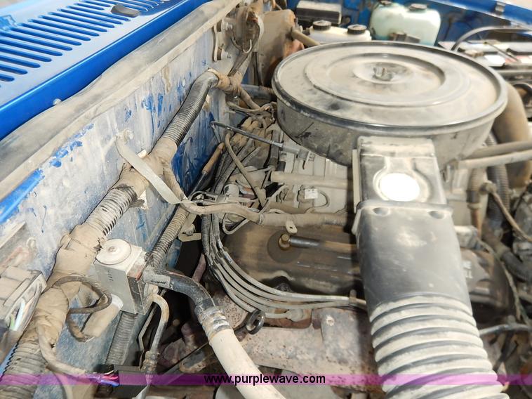 image for item K1524 1992 Dodge Dakota LE Club Cab pickup truck