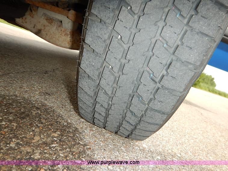 image for item K1524 1992 Dodge Dakota LE Club Cab pickup truck