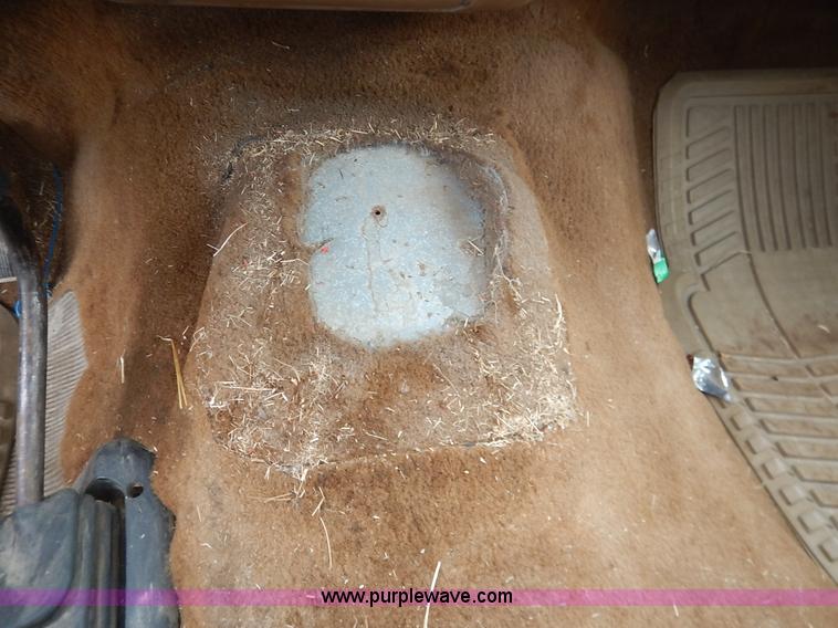 image for item K1538 1988 Ford F250 XLT Lariat flatbed pickup truck