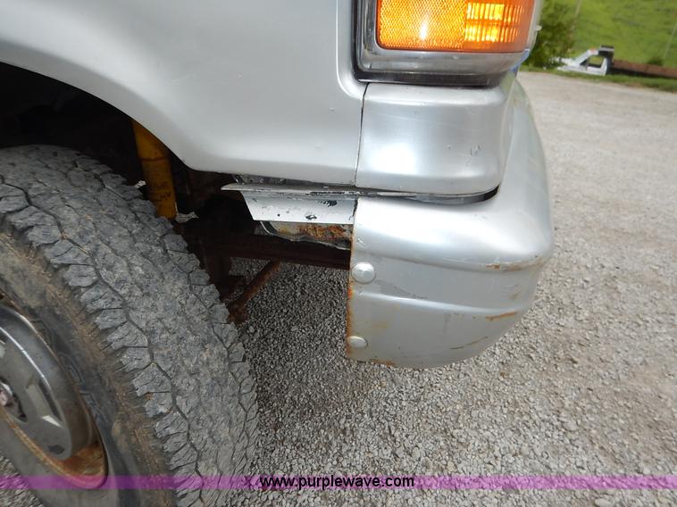 image for item K1538 1988 Ford F250 XLT Lariat flatbed pickup truck