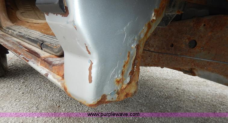 image for item K1538 1988 Ford F250 XLT Lariat flatbed pickup truck