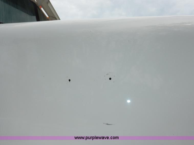 image for item K1541 1994 Peterbilt 377 truck cab and chassis