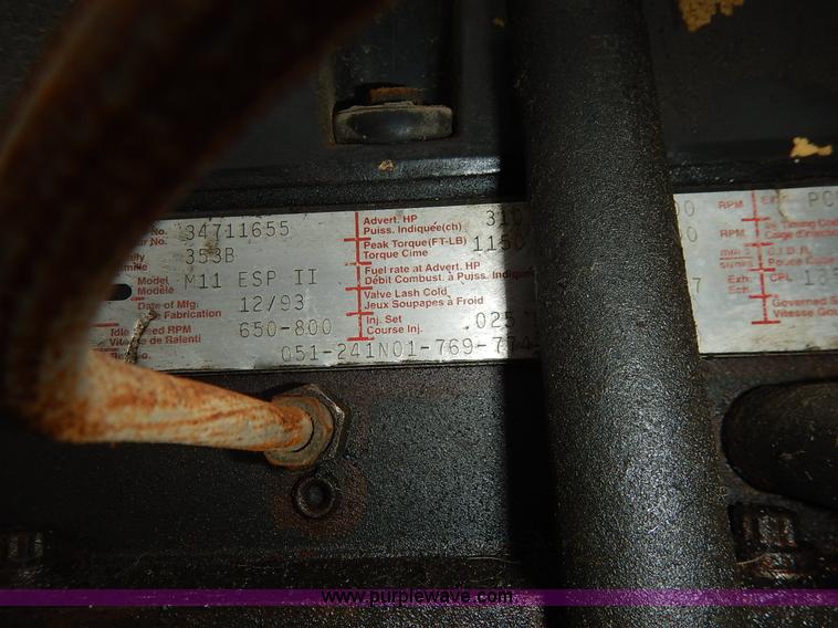 image for item K1541 1994 Peterbilt 377 truck cab and chassis