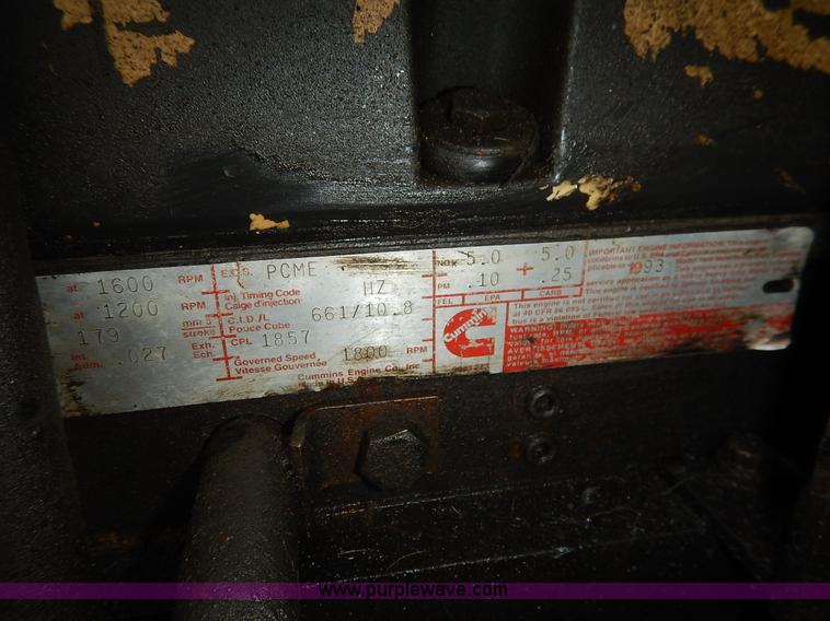 image for item K1541 1994 Peterbilt 377 truck cab and chassis