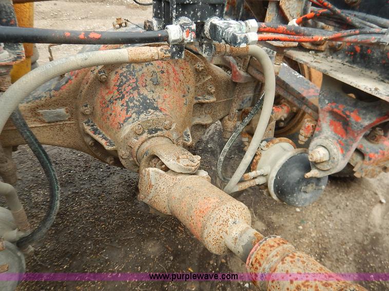 image for item K1541 1994 Peterbilt 377 truck cab and chassis