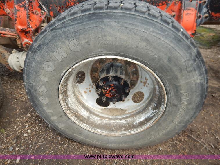 image for item K1541 1994 Peterbilt 377 truck cab and chassis