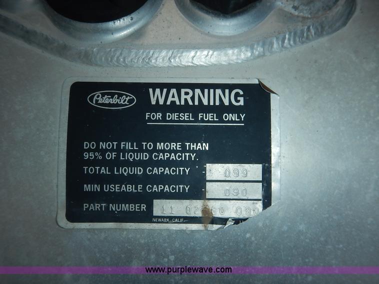 image for item K1541 1994 Peterbilt 377 truck cab and chassis