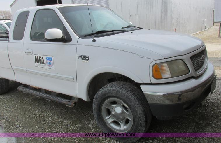 image for item K2049 1999 Ford F150 SuperCab pickup truck