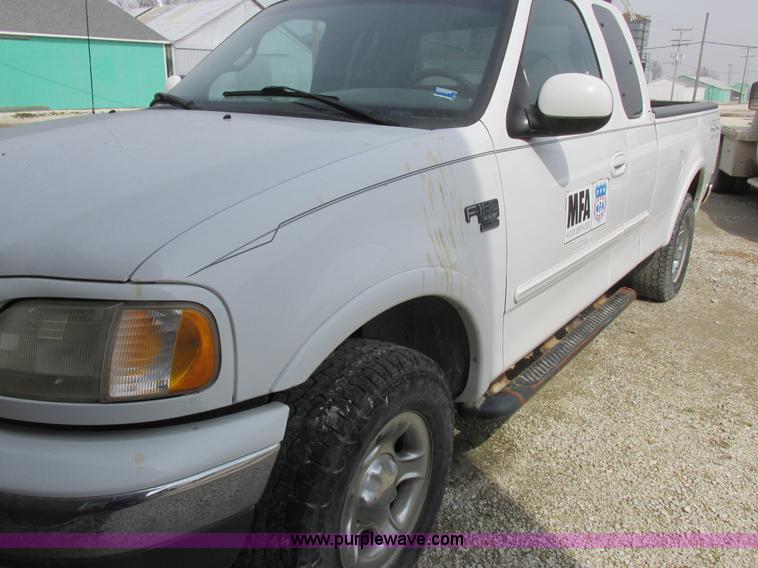 image for item K2049 1999 Ford F150 SuperCab pickup truck