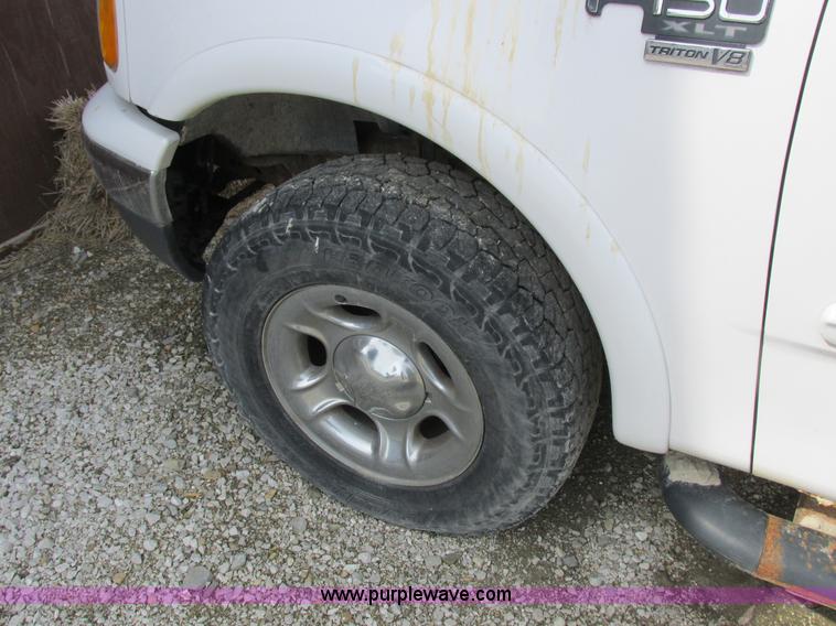 image for item K2049 1999 Ford F150 SuperCab pickup truck