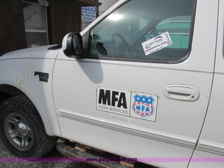 image for item K2049 1999 Ford F150 SuperCab pickup truck