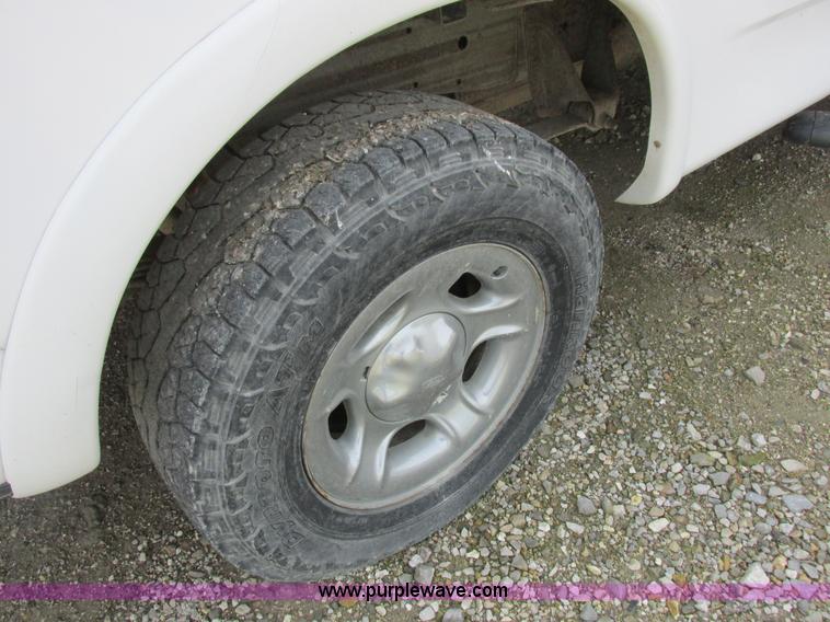 image for item K2049 1999 Ford F150 SuperCab pickup truck