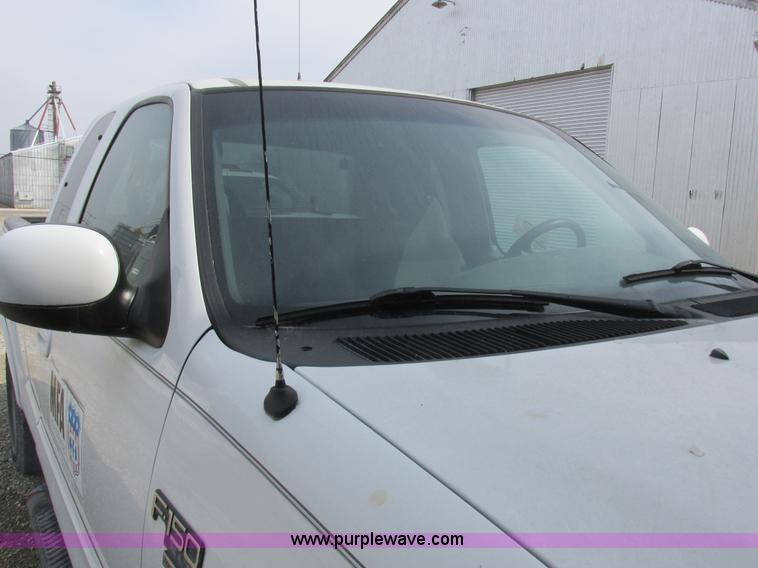 image for item K2049 1999 Ford F150 SuperCab pickup truck