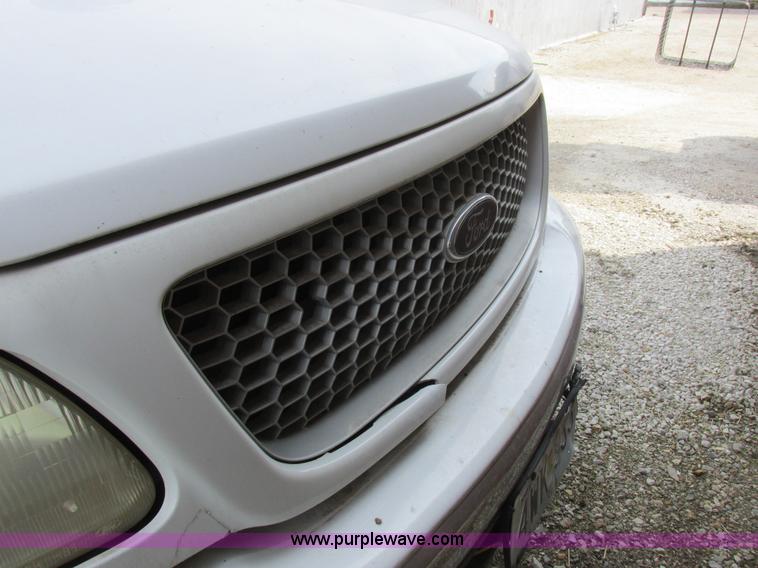 image for item K2049 1999 Ford F150 SuperCab pickup truck