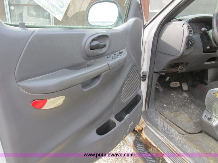 image for item K2049 1999 Ford F150 SuperCab pickup truck