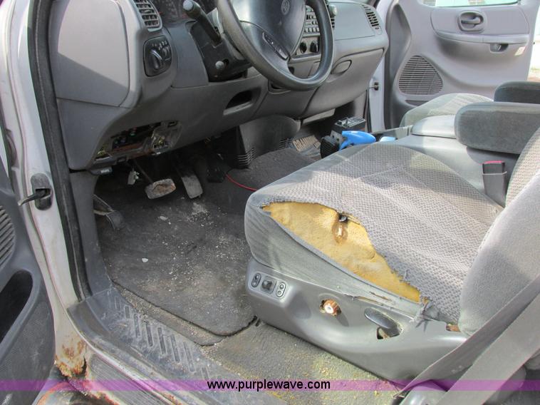 image for item K2049 1999 Ford F150 SuperCab pickup truck