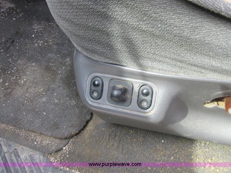 image for item K2049 1999 Ford F150 SuperCab pickup truck