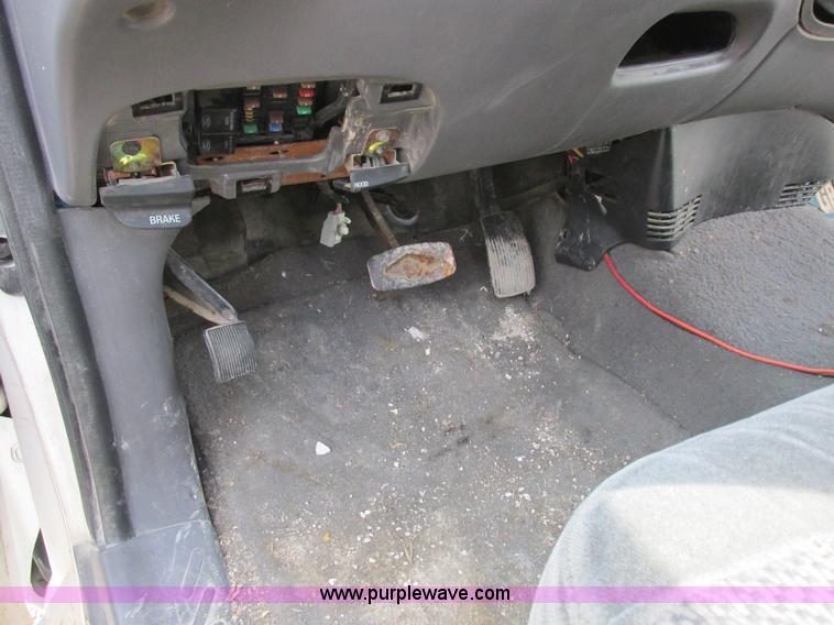 image for item K2049 1999 Ford F150 SuperCab pickup truck