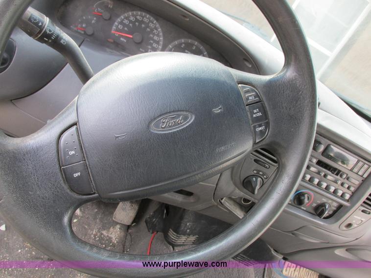 image for item K2049 1999 Ford F150 SuperCab pickup truck