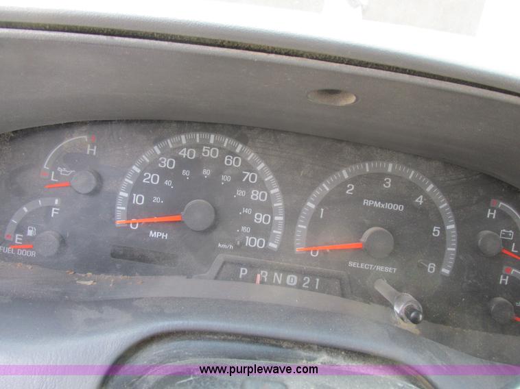 image for item K2049 1999 Ford F150 SuperCab pickup truck