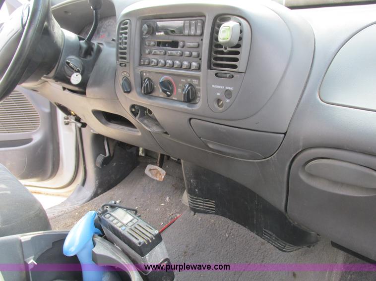 image for item K2049 1999 Ford F150 SuperCab pickup truck