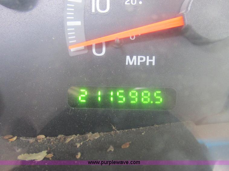 image for item K2049 1999 Ford F150 SuperCab pickup truck