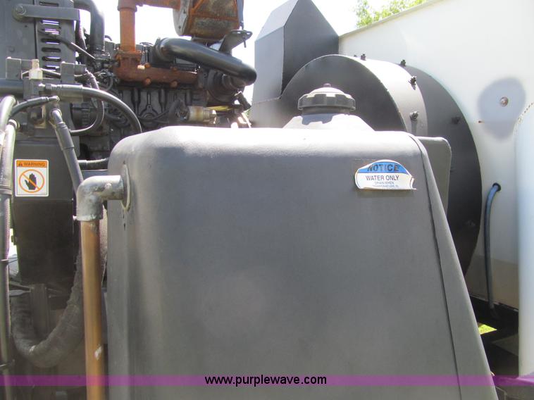 image for item K5737 2004 Schwarze S347I self-propelled sweeper