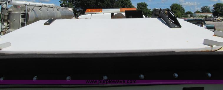 image for item K5737 2004 Schwarze S347I self-propelled sweeper