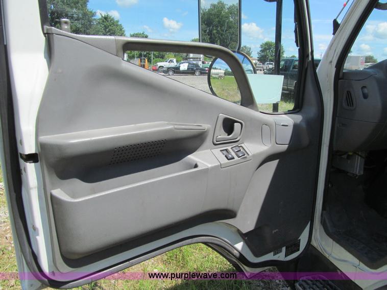 image for item K5737 2004 Schwarze S347I self-propelled sweeper