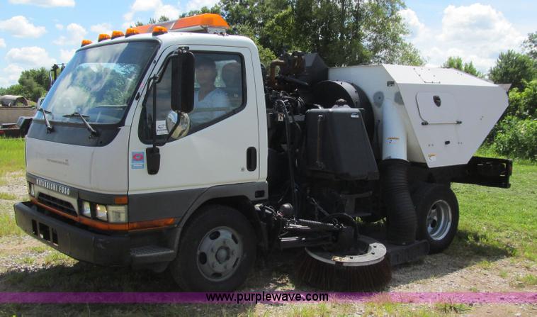 image for item K5737 2004 Schwarze S347I self-propelled sweeper