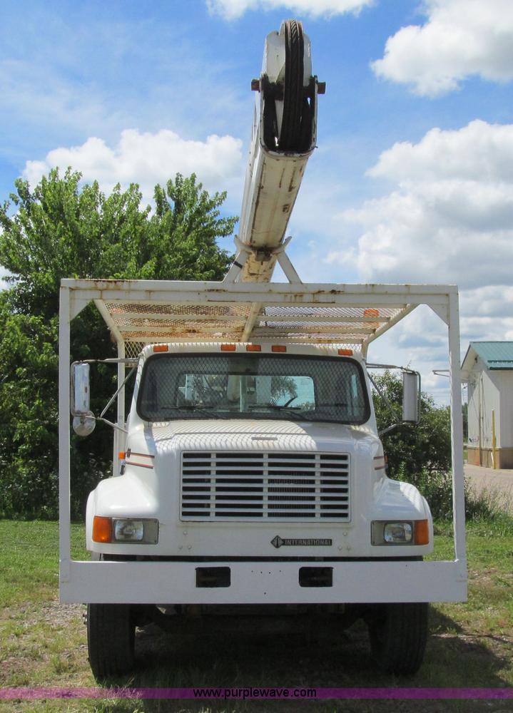 image for item K5738 1997 International 4700 bucket truck