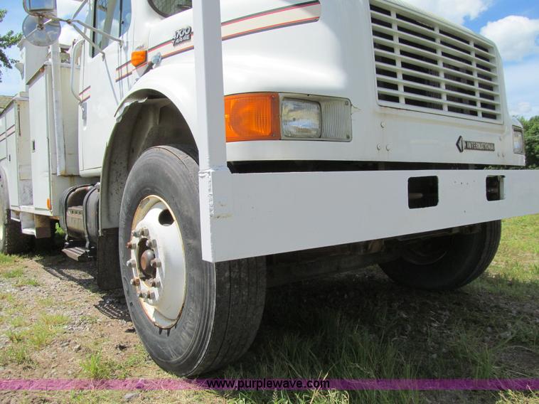 image for item K5738 1997 International 4700 bucket truck