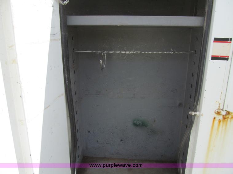 image for item K5738 1997 International 4700 bucket truck